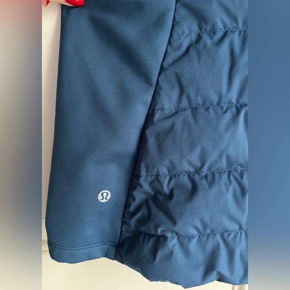 LN!🍒LULULEMON DOWN FOR IT ALL VEST sz 10 NIGHT DIVER Jacket Teal Blue Submarine - Picture 5 of 12